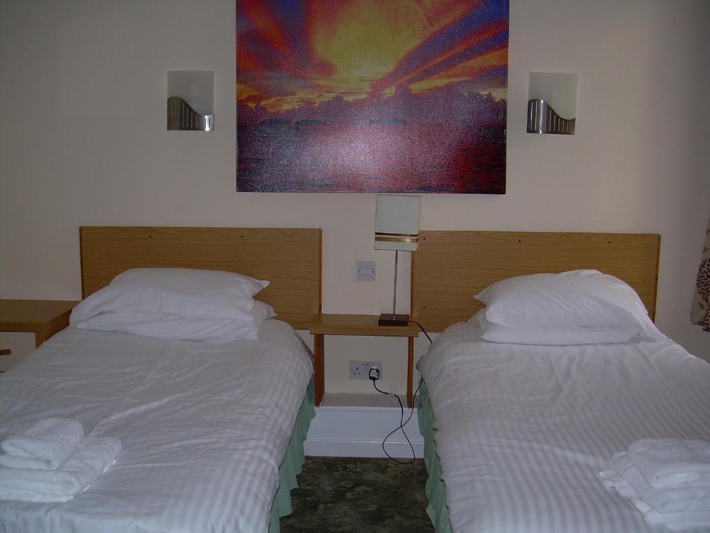 Spean Bridge Hotel Экстерьер фото